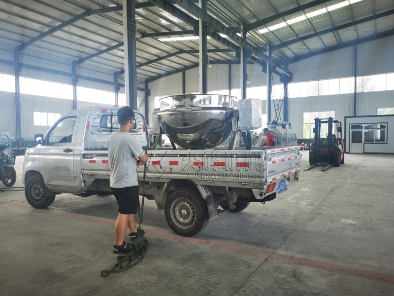 白山客户采购倾斜式电加热夹层锅到位