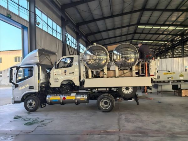 诸城尖峰机械双锅并联高压杀菌锅正式交付重庆客户